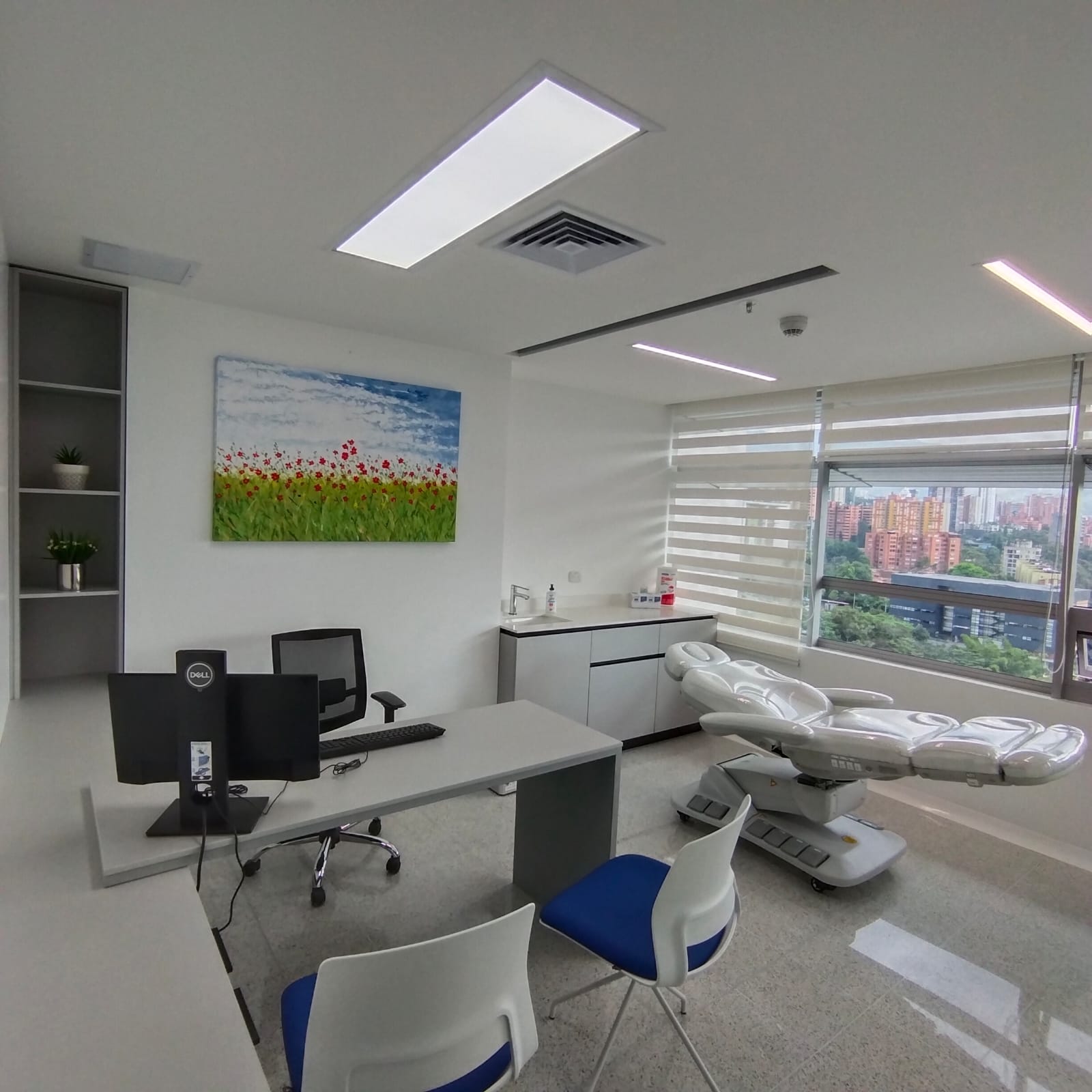 Interior moderno de un consultorio médico